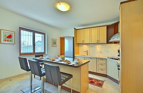 Glavani House | Villa Toneli for an active family vacation with salt pool
