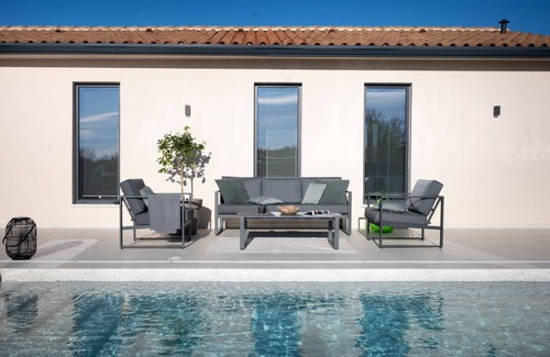 Bartici Villa | Villa TonKa with jacuzzi sauna and private pool