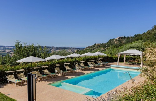 Ripatransone Villa | Villa Torre with heated pool and sea view near Ripatransone, in the Rosso Piceno wine territory