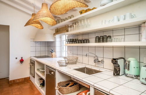 Torret Villa | Villa 'Torret' with Workspace, Pool, Terrace & Wi-Fi