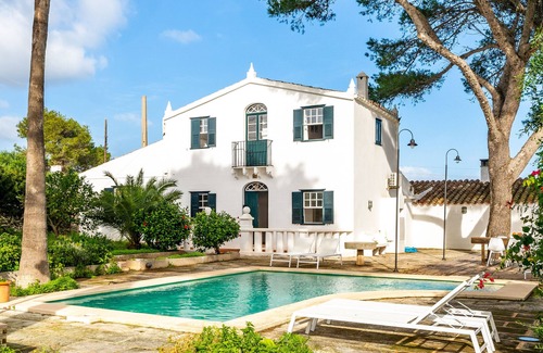 Torret Villa | Villa 'Torret' with Workspace, Pool, Terrace & Wi-Fi