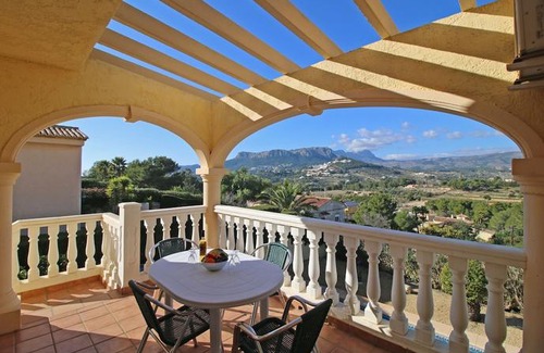 La Empedrola Villa | Villa Tosal con 6 dormitorios, wifi, parking, jardín y piscina privada