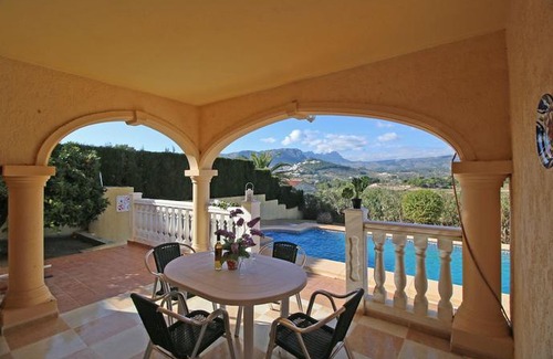 La Empedrola Villa | Villa Tosal con 6 dormitorios, wifi, parking, jardín y piscina privada