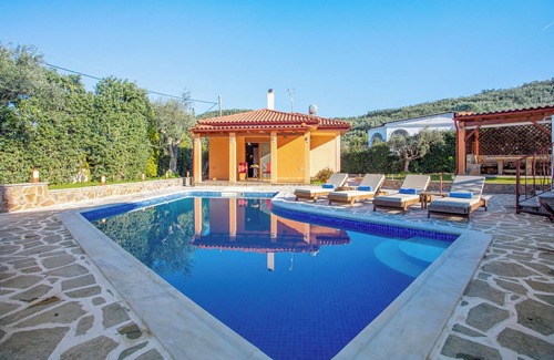 Alikanas Villa | Villa 'Totta' with Private Pool, Wi-Fi and Air Conditioning