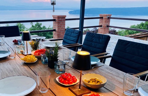 Sveta Jelena Villa | Villa Tramontana - Stone villa with pool & sea view a few minutes from the beach!