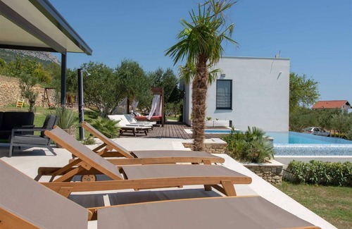Kastela Villa | Villa Tranquil Paradise