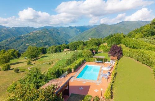 Castelnuovo di Garfagnana Villa | Villa Tranquilla - Natura & Vista con Piscina