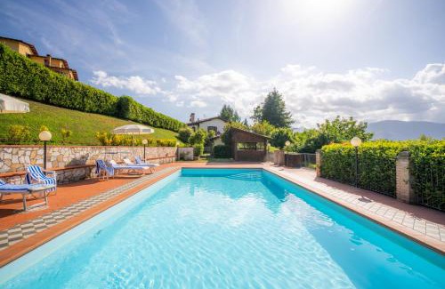 Castelnuovo di Garfagnana Villa | Villa Tranquilla - Natura & Vista con Piscina