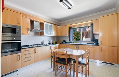 Albufeira Villa | Villa 'Trindade' with Private Pool, Wi-Fi and Air Conditioning
