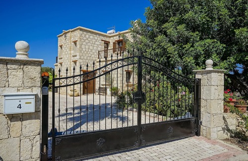Peristerona Villa | Villa Triteos - 3 bed, 3 bath Stone built villa with private pool in Amazing Setting