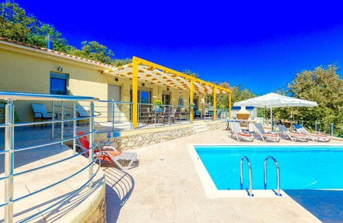 Monopari Villa | Villa Trules with private swimming pool