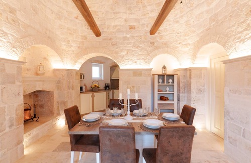 Locorotondo Villa | Villa 'Trulli Petrantiqua' with Private Pool, Wi-Fi and Air Conditioning