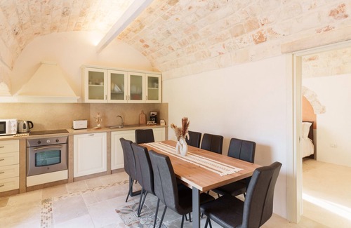 Locorotondo Villa | Villa 'Trulli Petrantiqua' with Private Pool, Wi-Fi and Air Conditioning