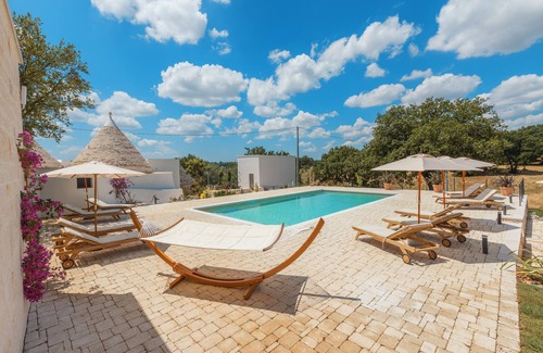 Cisternino Villa | Villa 'Trulli Zaccano Con Piscina Privata' with Private Pool, Wi-Fi and Air Conditioning