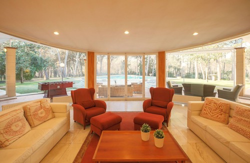 Sils House | Villa up to 14 people to play PGA Golf. With pool, billiards and table football