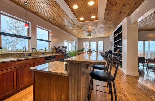 Charlevoix House | Villa Urbana - Experience Northern Michigan in a Unique Charlevoix Retreat