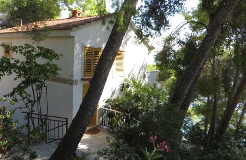 Prizba Villa | Villa V, 4-star 2-floor 1-apartment seaside property with great outdoors