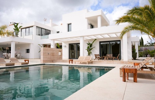 Sant Josep de sa Talaia Villa | Villa Venus - Ruhig im Grünen Gelegen, 10 min zum Strand und Nach Ibiza Stadt