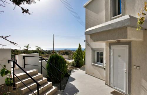 Peyia Town Apartment | Villa Valendra