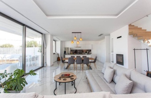 Kalathas Villa | Villa Valentina W/Seaside View︱Your Minimal Haven