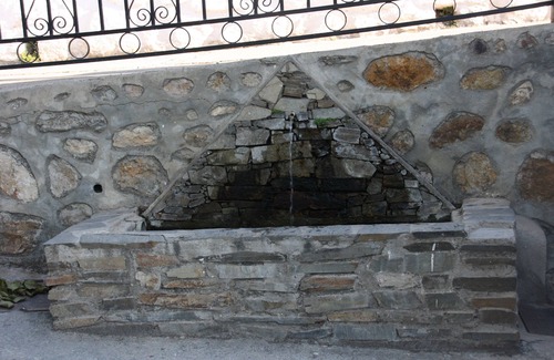 Nechite House | Villa Valor a large house in the pristine beauty of the Sierra Nevada.