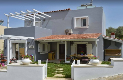 Kavallos House | VILLA VASO 3bd,2ba,luxury and peace,great lake views