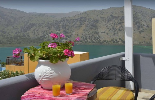 Kavallos House | VILLA VASO 3bd,2ba,luxury and peace,great lake views