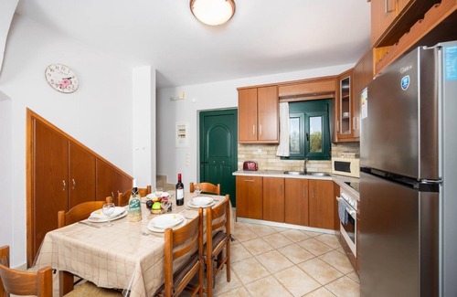 Mesovounia Villa | Villa Vera - Two Bedroom Villa, Sleeps 6