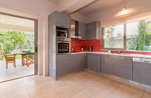 Romirion Villa | Villa Verano - Spacious 5-BDR & 5-BTH villa