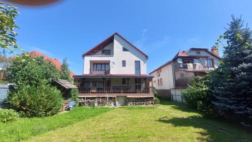 Svalyava House | Villa Verde Зелена вілла