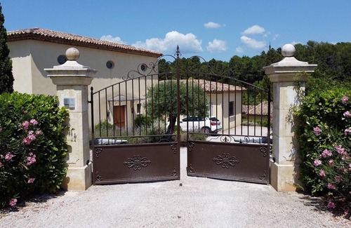 Montauroux Apartment | VILLA VERDI D AIR CONDITIONED APARTMENT WITH TERRACE AND PRIVATE GARDEN POOL
