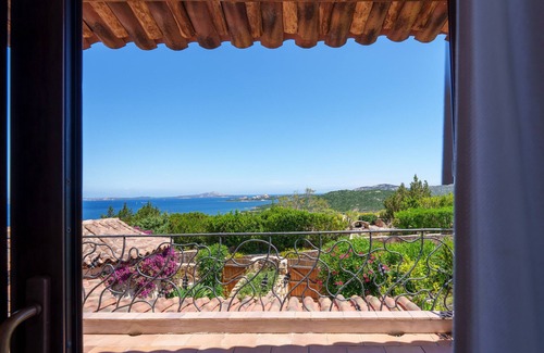 Baja Sardinia Villa | Villa 'Villetta Bomboniera' with Sea View, Private Terrace and Air Conditioning