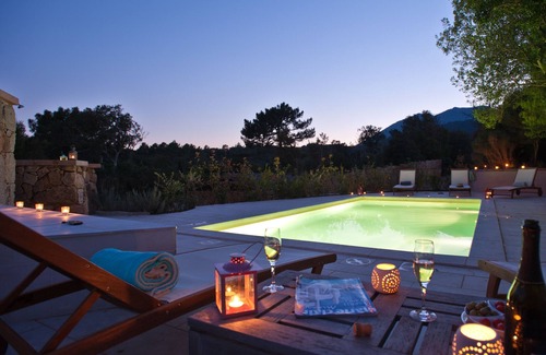 Porto-Vecchio House | Villa Violetta, 4/5 pers, 2 bedrooms, shared pool in the heart of the Corsican maquis