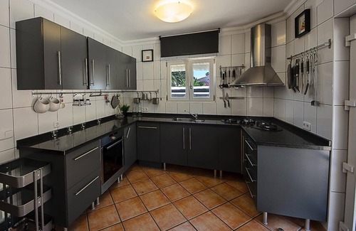 Pinar del Advocat Villa | Villa 'Vista Hermosa' with Sea View, Wi-Fi and Air Conditioning