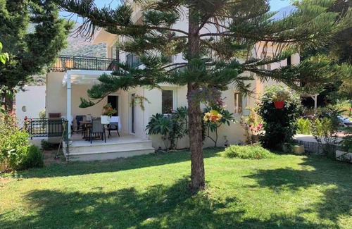 Vlichada Villa | Villa Vlychada w. Pool, Jacuzzi & Sea Views - 4BRnn