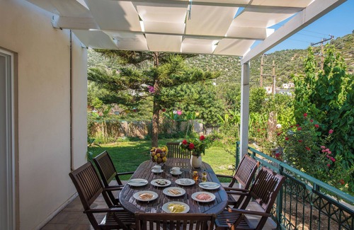 Vlichada Villa | Villa Vlychada w. Pool, Jacuzzi & Sea Views - 4BRnn