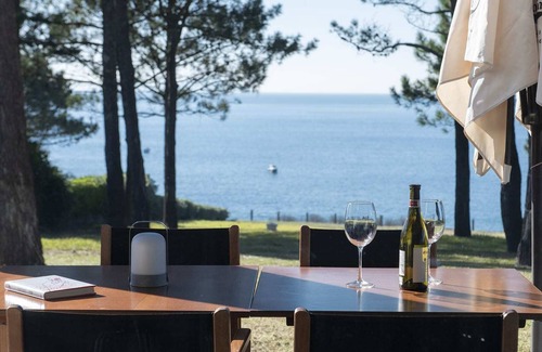Paxarinas Villa | Villa Volvoreta (219), beachfront in Sanxenxo