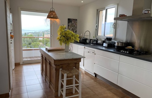 Portigliolo House | Villa, vue Exceptionnelle à 5 Minutes à Pied de la Plage de Portigliolo