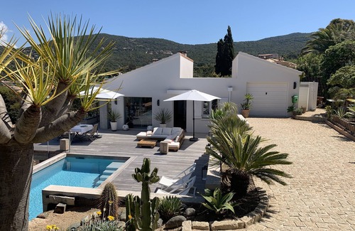 Portigliolo House | Villa, vue Exceptionnelle à 5 Minutes à Pied de la Plage de Portigliolo