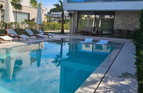 Qerek Villa | Villa with Private Pool San Pietro by Melia