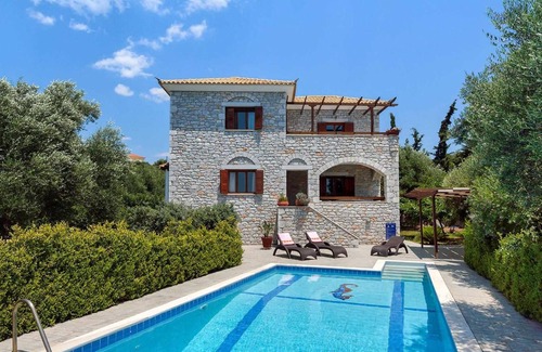 Pylos-Nestoras Villa | Villa w/ bbq + pool, close to village + castle