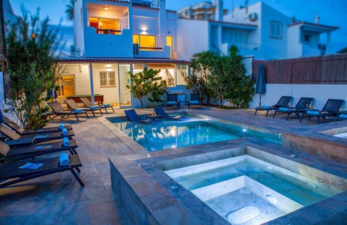 Montechoro Villa | Villa w/heatable pool & 2 jacuzzis, Albufeira