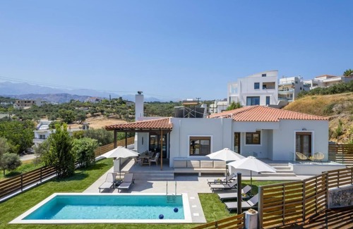 Galatas Villa | Villa Wisdom By Be On Holidays