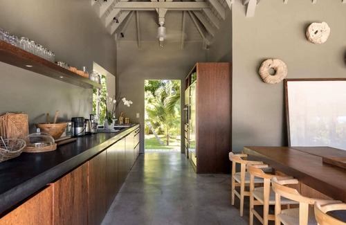 Anse de Lorient Villa | Villa with a tropical garden few steps away from the Lorient beach