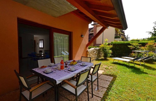 Lignano Pineta Villa | Villa with air conditioning, pool, terrace and garden