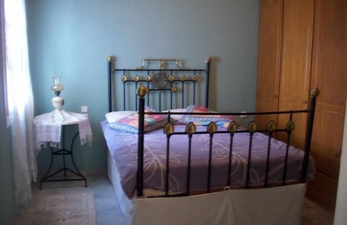 Kamari House | Villa with astonishe view,breath taking sunset, near the sea and climbing paths