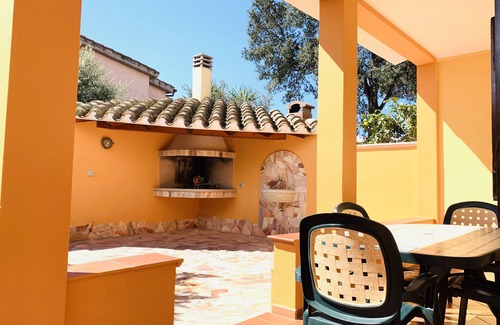 Solanas Villa | Villa with garden 150 meters from the beach with air conditioning!