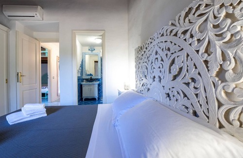 Puntaldia Villa | Villa with garden in Puntaldia