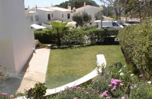 Vale Navio Villa | Villa with good garden, berbecue and swimming pool shared in the condominium.