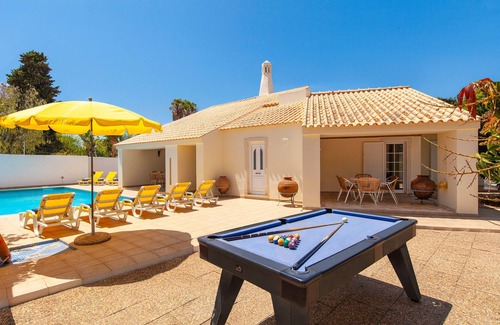Areias de Sao Joao Villa | Villa with heatable pool and BBQ in Albufeira